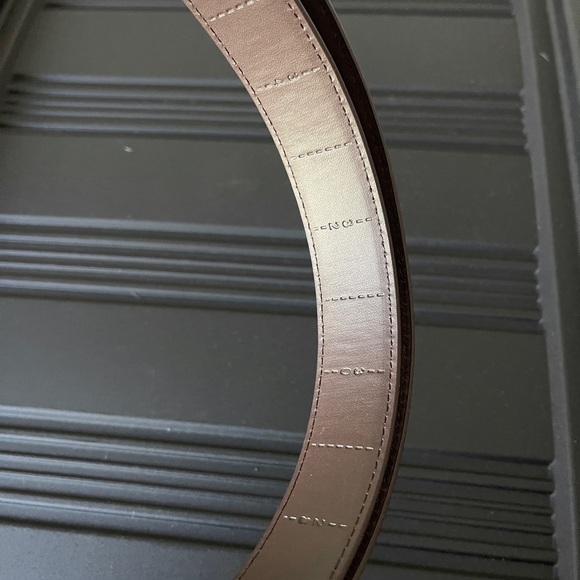 Men's Brown Leather Belt with Silver Buckle adjustable 34-28 - Picture 4 of 7